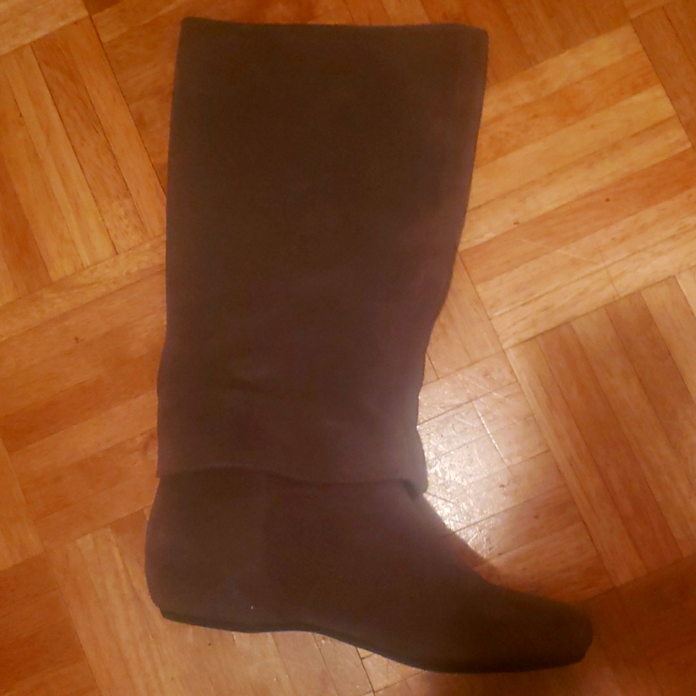 Suede boots